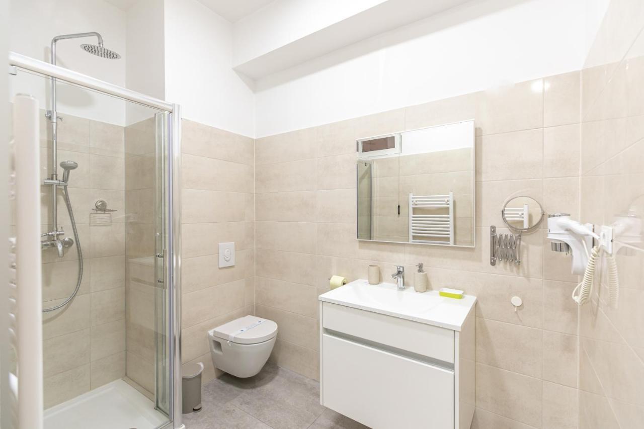 Polai Center Apartments Екстериор снимка