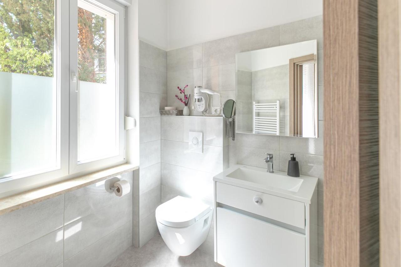 Polai Center Apartments Екстериор снимка
