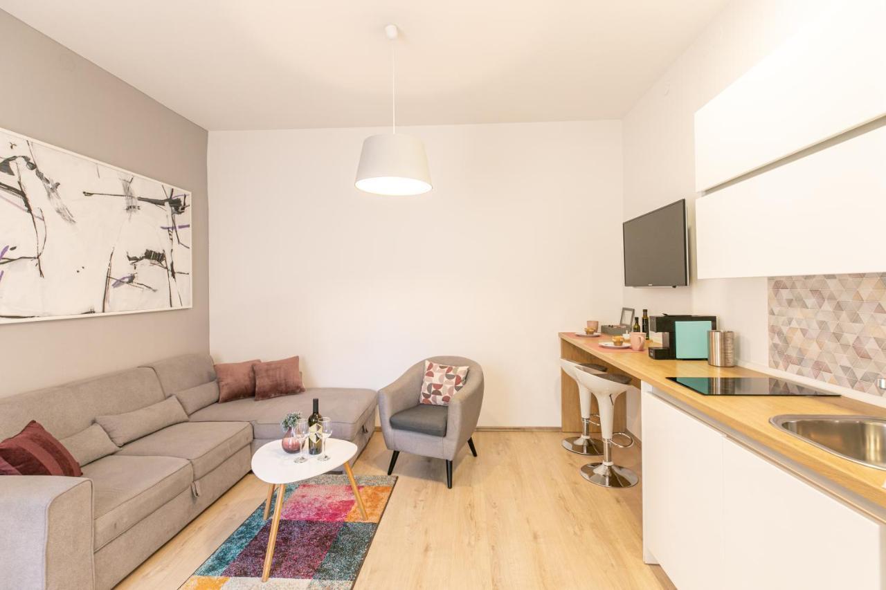 Polai Center Apartments Екстериор снимка