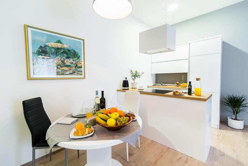 Polai Center Apartments Екстериор снимка