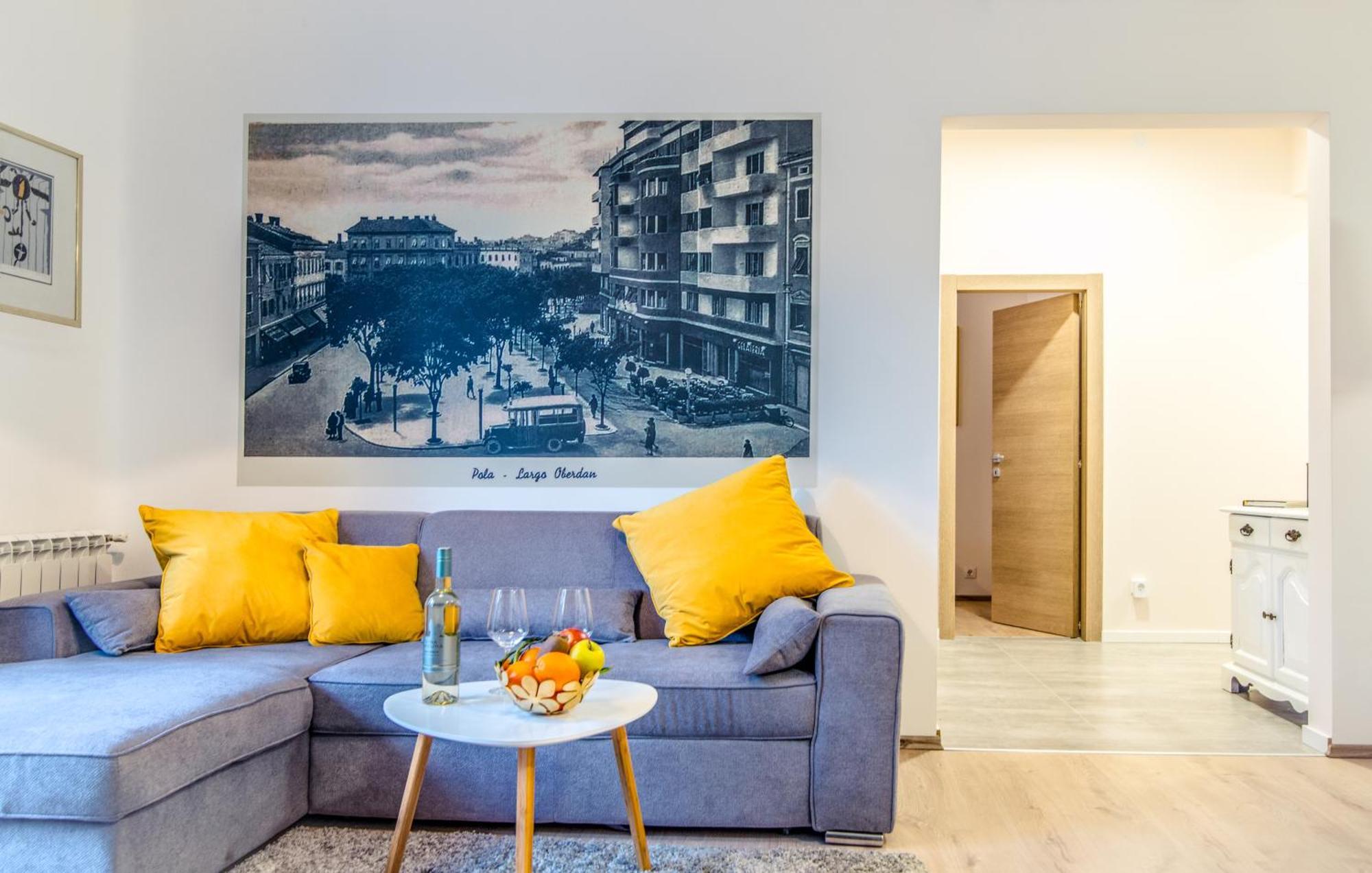 Polai Center Apartments Екстериор снимка