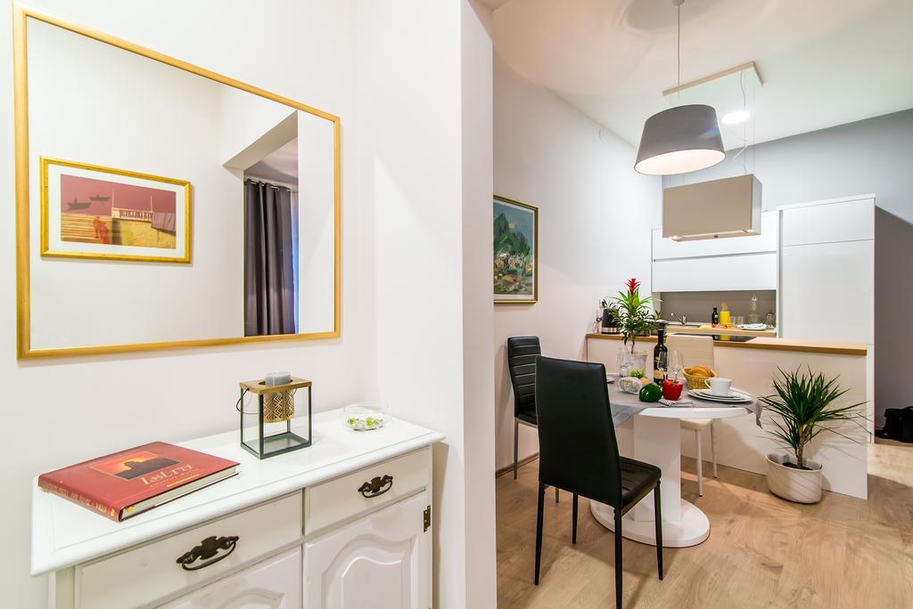 Polai Center Apartments Екстериор снимка